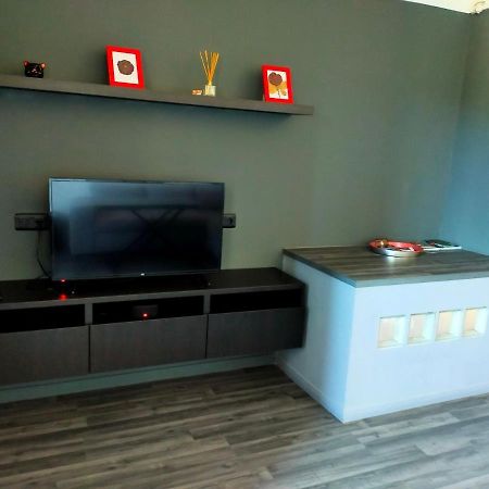 Appartement en duplex au 3ième étage sans ascenseur Hyères Esterno foto