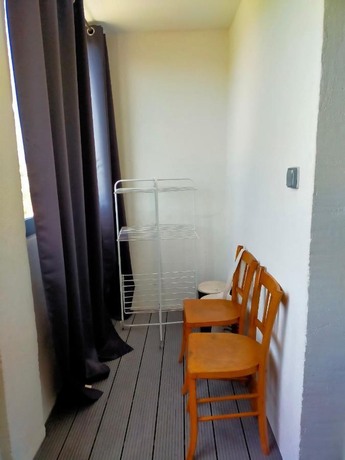 Appartement en duplex au 3ième étage sans ascenseur Hyères Esterno foto