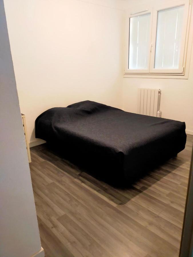Appartement en duplex au 3ième étage sans ascenseur Hyères Esterno foto